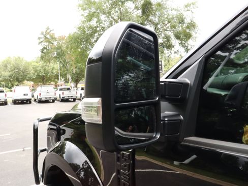 Used 2025 Ford F450 Platinum w/ FX4 Off-Road Package AWD/4WD image 17
