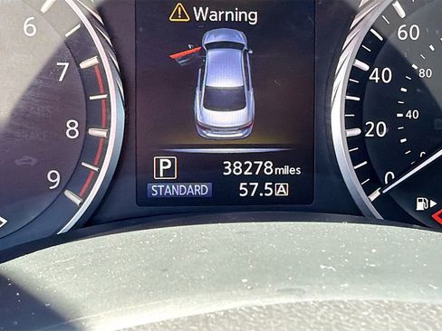 Used 2022 INFINITI Q50 Sensory image 12