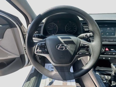 Used 2017 Hyundai Elantra SE FWD image 11