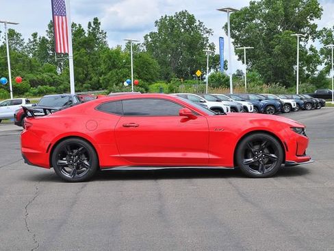 Used 2020 Chevrolet Camaro LT RWD image 2