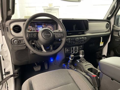 New 2026 Jeep Gladiator Sport image 9