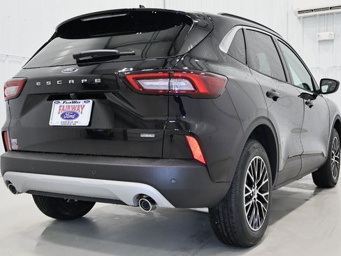 Certified 2024 Ford Escape SE image 40