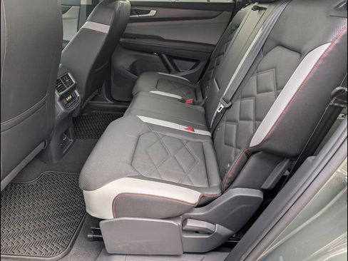 Certified 2025 Volkswagen Atlas Peak Edition SE AWD/4WD image 8
