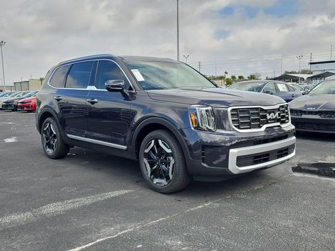 New 2025 Kia Telluride S image 2