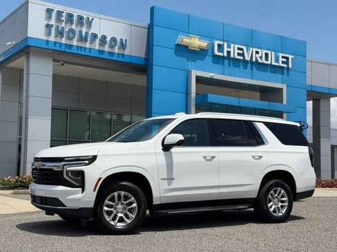 Used 2025 Chevrolet Tahoe LS RWD image 1