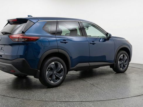 Used 2025 Nissan Rogue SV FWD image 9
