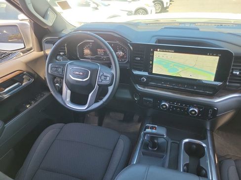 Used 2025 GMC Sierra 1500 Elevation w/ X31 Off-Road Package AWD/4WD image 9