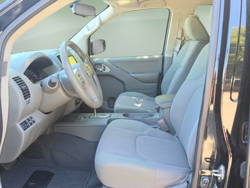 Used 2020 Nissan Frontier SV w/ Midnight Edition Floor Mats AWD/4WD image 15