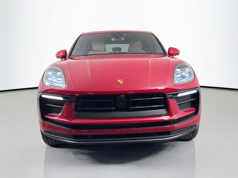Certified 2026 Porsche Macan AWD/4WD image 10