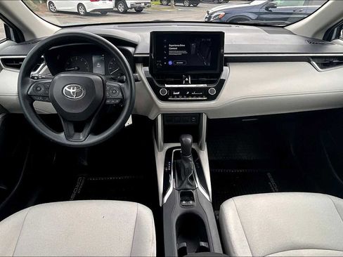 Used 2023 Toyota Corolla Cross L image 14