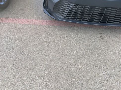 Used 2025 Toyota Camry SE w/ Convenience Package image 2