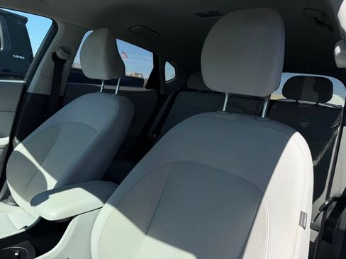 Used 2024 Hyundai Kona SEL FWD image 14