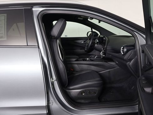 Used 2025 Chevrolet Blazer EV LT image 27