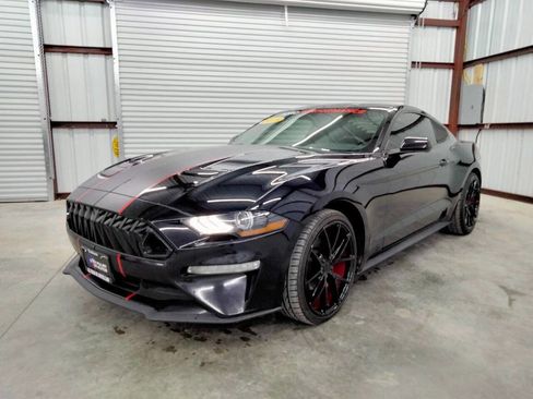 Used 2018 Ford Mustang Coupe image 1
