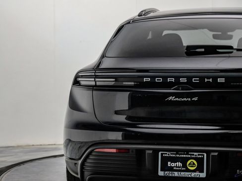 Used 2025 Porsche Macan 4 Electric AWD/4WD image 13