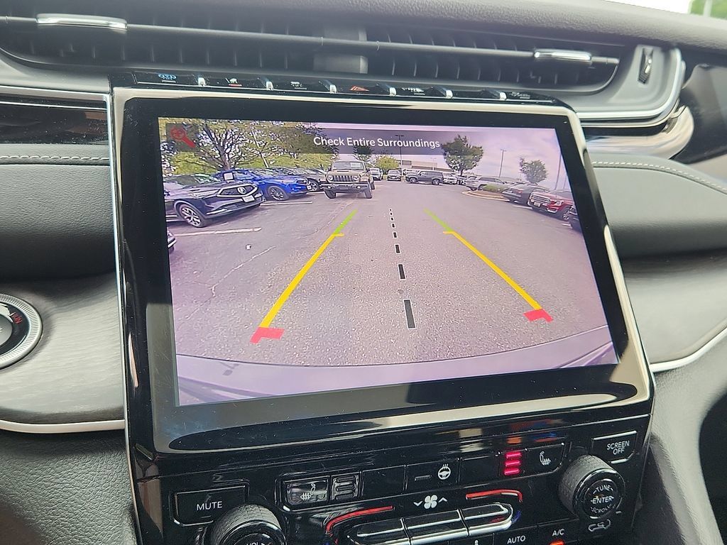 Used 2023 Jeep Grand Cherokee 4WD 4xe image 19