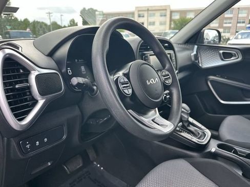 Used 2023 Kia Soul LX FWD image 10