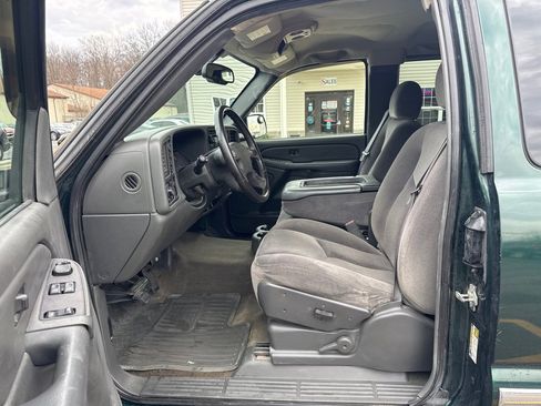 Used 2005 GMC Sierra 1500 SLE w/ Light Duty Power Package image 10