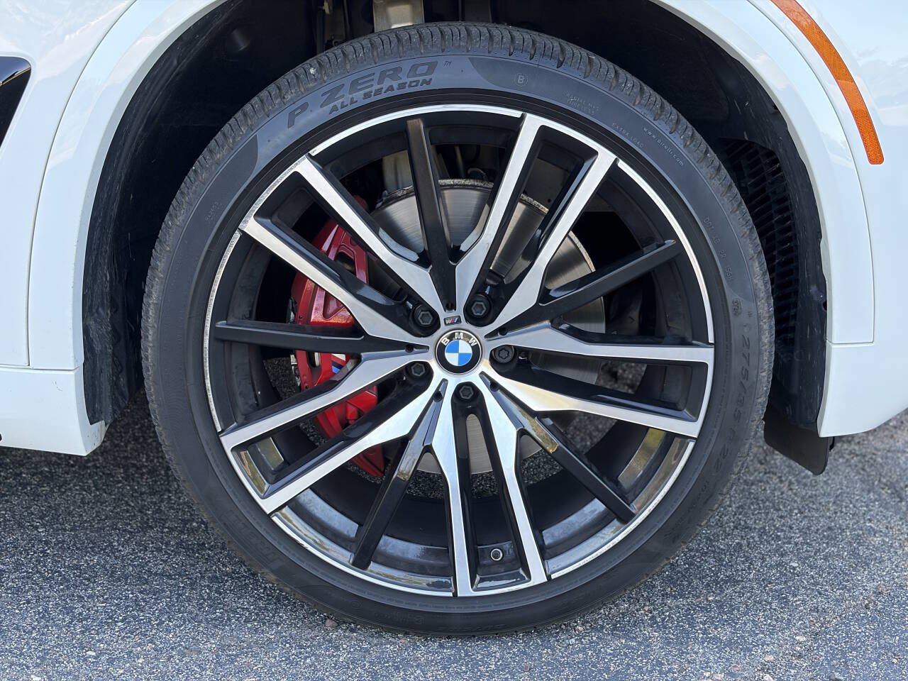 Used 2024 BMW X5 sDrive40i w/ M Sport Package RWD image 9