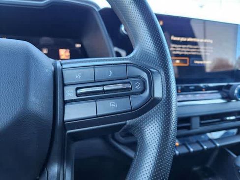 Used 2024 Chevrolet Colorado W/T image 24