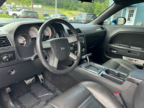 Used 2010 Dodge Challenger R/T RWD image 14