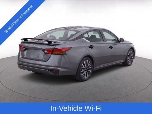 Used 2024 Nissan Altima 2.5 SV FWD image 5