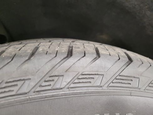 Used 2023 GMC Acadia SLE w/ Driver Convenience Package image 5