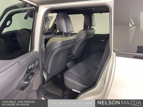 Used 2024 Lexus GX 550 AWD/4WD image 14