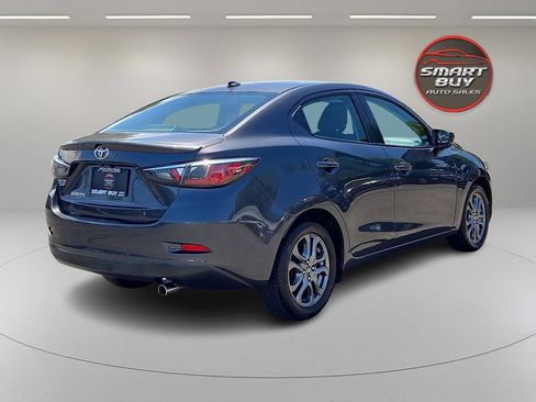 Used 2019 Toyota Yaris LE FWD image 5