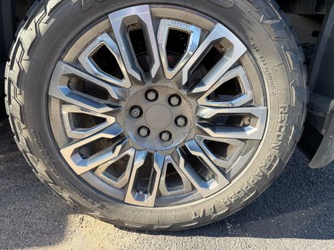 Used 2023 GMC Sierra 1500 Denali Ultimate image 10