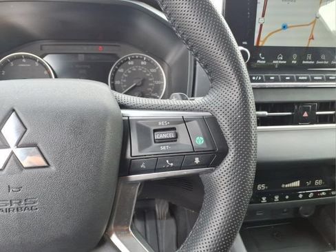 Used 2024 Mitsubishi Outlander SE AWD/4WD image 21