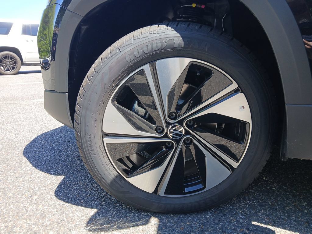 New 2026 Volkswagen Taos SE AWD/4WD image 26
