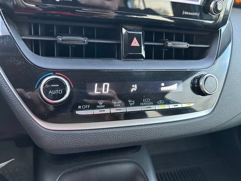 Used 2021 Toyota Corolla LE FWD image 26