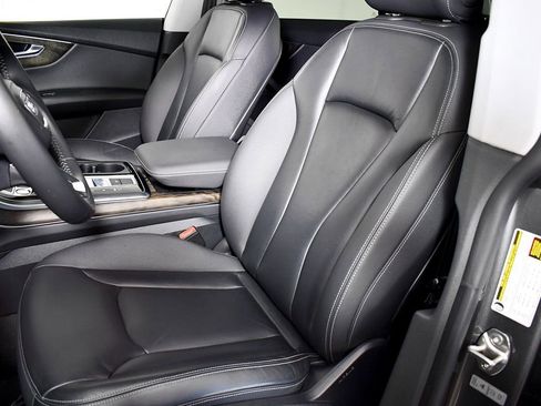 Used 2019 Audi Q8 Premium w/ Convenience Package image 21