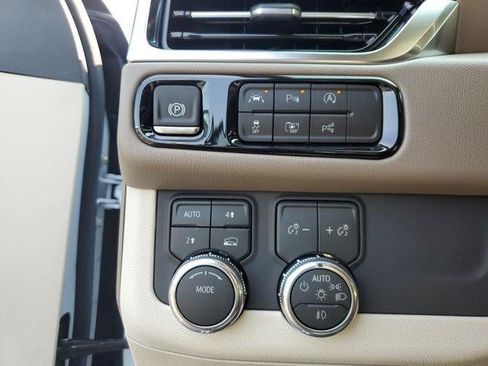 New 2026 GMC Yukon Denali w/ Sun & Power Step Package AWD/4WD image 24