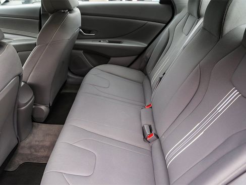 Certified 2023 Hyundai Elantra SEL w/ Convenience Package image 17