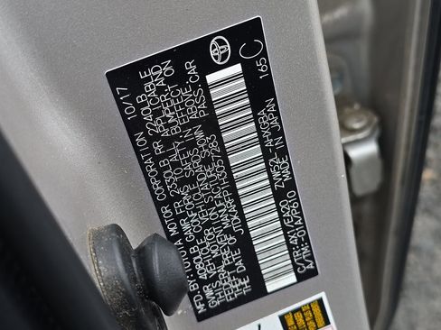 Used 2017 Toyota Prius Prime Advanced image 12