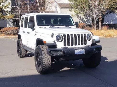 Used 2020 Jeep Wrangler Unlimited Sahara image 3
