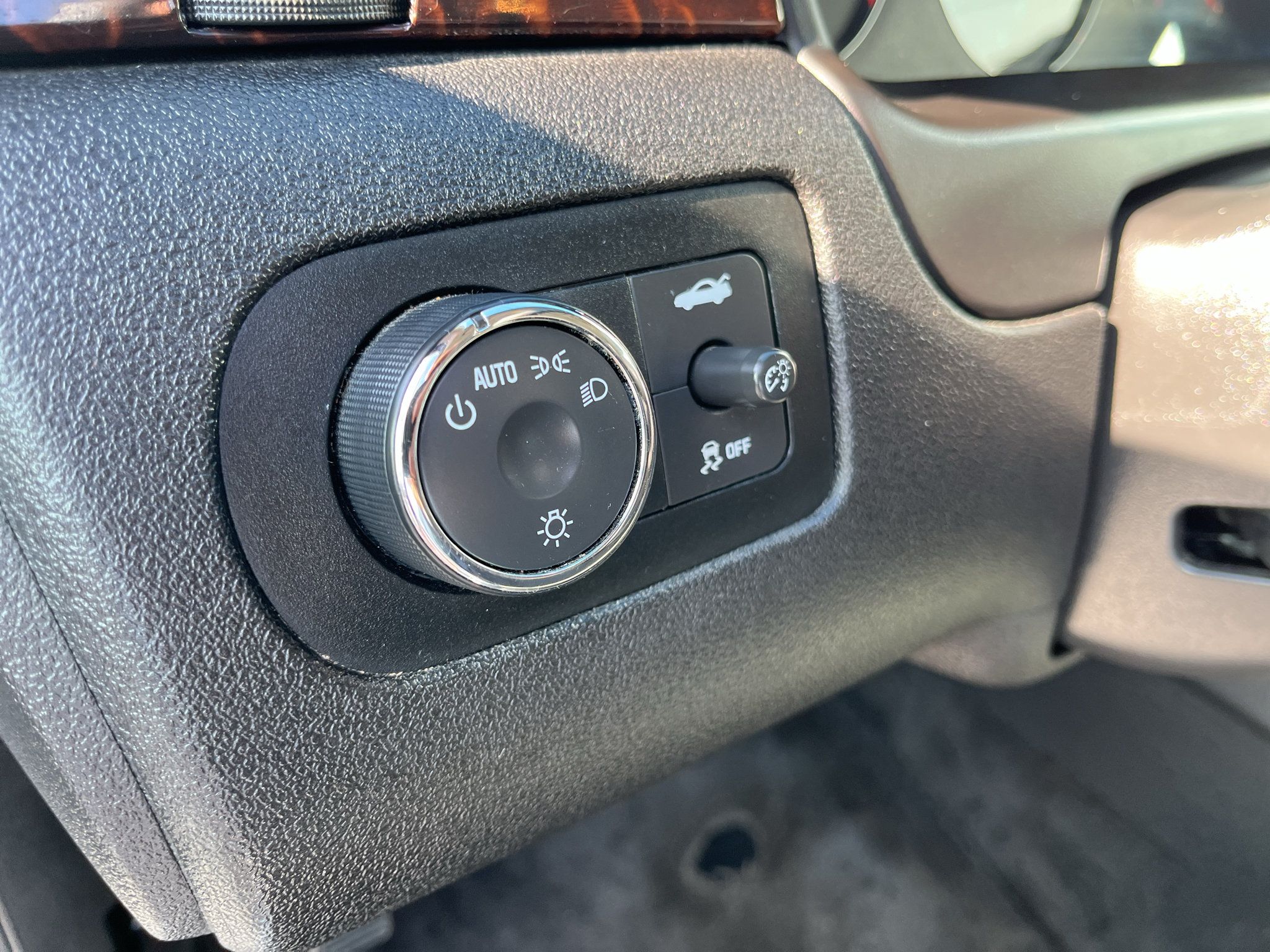 Used 2012 Chevrolet Impala LT w/ LT Sunroof Package FWD image 13