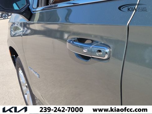 Used 2024 Chevrolet Tahoe Premier RWD image 12