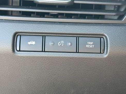 Used 2024 Nissan Altima 2.5 SV image 25