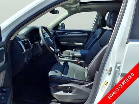 Used 2023 Volkswagen Atlas SE w/ Panoramic Sunroof Package AWD/4WD image 13