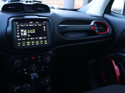 Used 2021 Jeep Renegade Trailhawk w/ Sun & Sound Group AWD/4WD image 43