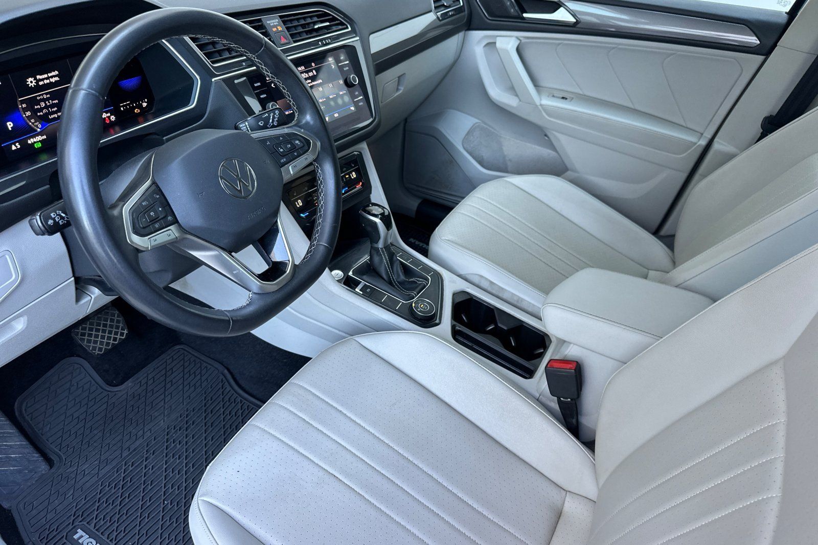 Used 2023 Volkswagen Tiguan SE AWD/4WD image 10