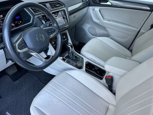 Used 2023 Volkswagen Tiguan SE AWD/4WD image 10