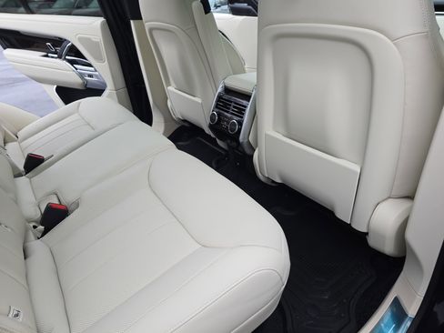 New 2026 Land Rover Range Rover SE image 11