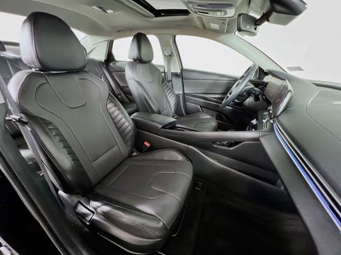 Certified 2023 Hyundai Elantra Limited image 29