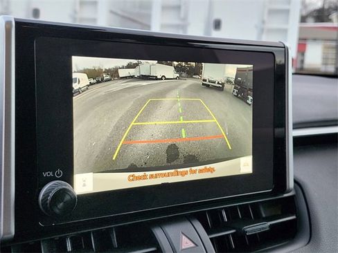Used 2024 Toyota RAV4 LE image 21