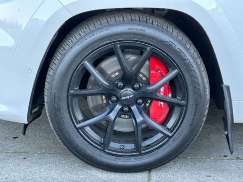 Used 2021 Jeep Grand Cherokee SRT image 25