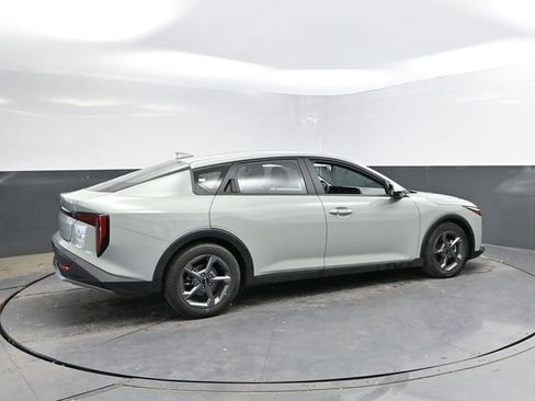 Used 2025 Kia K4 FWD image 2